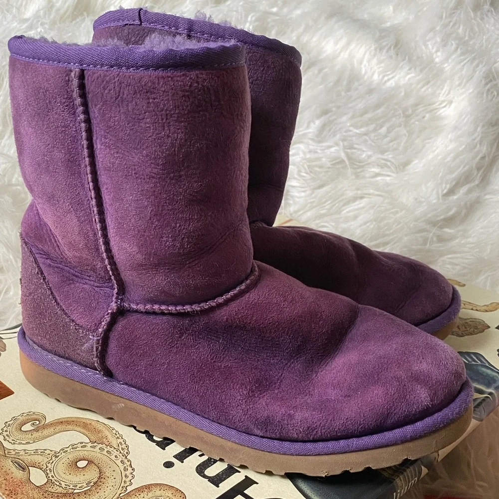 UGG‎ purple classic short boots